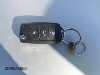 2017 Volkswagen Jetta SEL z VIN 3VWL17AJ5HM245831, wystawiony jako IAAI lot #41128163 z przebiegiem 149 248 mil mil oraz . Historia ofert i sprzedaży dostępna na DreamBid. Obrazek 11.