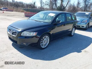 2011 Volvo V50 with VIN YV1672MW0B2612250, listed as a IAAI auction lot 41781498 with 106 mi miles. Bid and sale history available at carsss.com. Image 19.