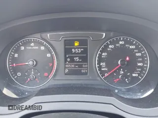 2017 Audi Q3 Premium z VIN WA1ECCFS7HR009402, wystawiony jako IAAI lot #42462248 z przebiegiem 46 536 mil mil oraz . Historia ofert i sprzedaży dostępna na DreamBid. Obrazek 7.