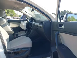 2021 Volkswagen Tiguan S с VIN 3VV1B7AX6MM110493, выставлен на аукционе IAAI как лот 42042818 с пробегом 49 745 миль миль и . История ставок и продаж доступна на DreamBid. Изображение 5.