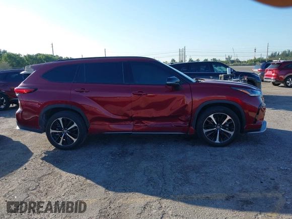 2022 Toyota Highlander XSE with VIN 5TDLZRAH6NS137265, listed as a IAAI auction lot 41300574 with 35,846 mi miles and . Bid and sale history available at DreamBid. Image 13.