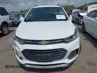 2019 Chevrolet Trax LT with VIN KL7CJLSB0KB957002, listed as a IAAI auction lot 41956062 with 27,928 mi miles and . Bid and sale history available at carsss.com. Image 12.