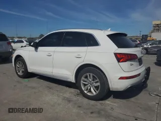 2020 Audi Q5 Premium z VIN WA1ANAFY9L2113778, wystawiony jako Copart lot #49013155 z przebiegiem 105 812 mil mil oraz Szkoda całkowita • Salvage title. Historia ofert i sprzedaży dostępna na DreamBid. Obrazek 2.
