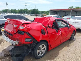 2017 Chevrolet Cruze LS z VIN 1G1BC5SM5H7125052, wystawiony jako IAAI lot #42201354 z przebiegiem 138 454 mil mil oraz . Historia ofert i sprzedaży dostępna na DreamBid. Obrazek 6.