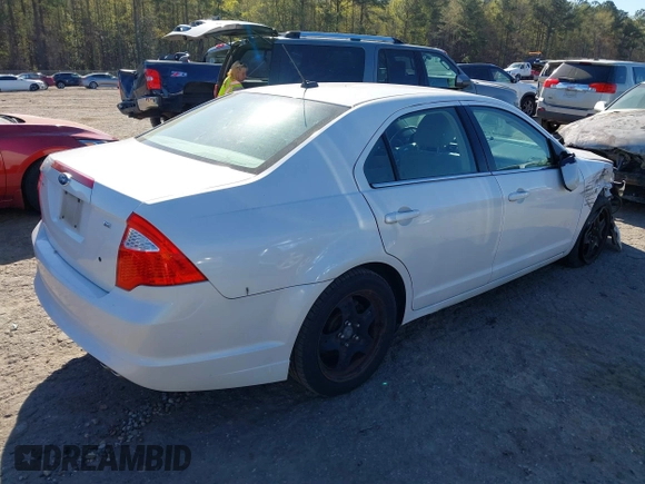 2011 Ford Fusion SE with VIN 3FAHP0HA6BR331508, listed as a IAAI auction lot 41892133 with 334,171 mi miles. Bid and sale history available at carsss.com. Image 4.
