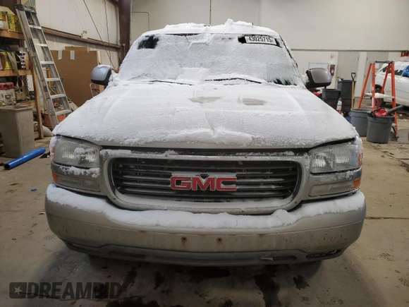 2006 GMC Yukon SLT with VIN 1GKEK13T76J149735, listed as a Copart auction lot 43025715 with 304,493 mi miles and Salvage Title. Bid and sale history available at carsss.com. Image 5.