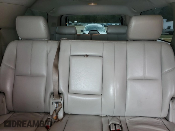 2014 Chevrolet Suburban LT z VIN 1GNSCJE00ER157634, wystawiony jako Copart lot #53271405 z przebiegiem 244 830 mil mil oraz Czysty tytuł • Clean title. Historia ofert i sprzedaży dostępna na DreamBid. Obrazek 10.