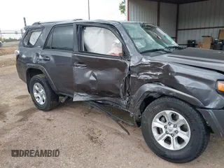 2023 Toyota 4Runner SR5 с VIN JTEMU5JR5P6111291, выставлен на аукционе IAAI как лот 41834542 с пробегом 63 399 миль миль и . История ставок и продаж доступна на DreamBid. Изображение 17.