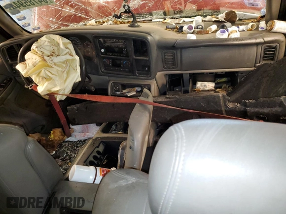 2005 GMC Yukon XL SLE with VIN 1GKEC16Z45J264255, listed as a Copart auction lot 84785944 with Not Provided miles and Salvage Title. Bid and sale history available at DreamBid. Image 8.