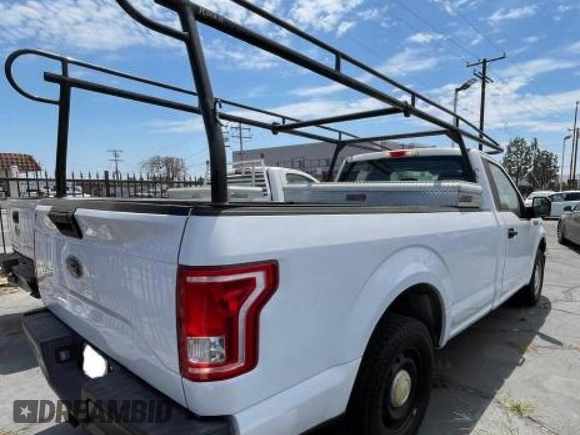2016 Ford F-150 XL with VIN 1FTMF1C89GKD83135, listed as a Copart auction lot 82062794 with 111,292 mi miles and Clean Title. Bid and sale history available at carsss.com. Image 4.