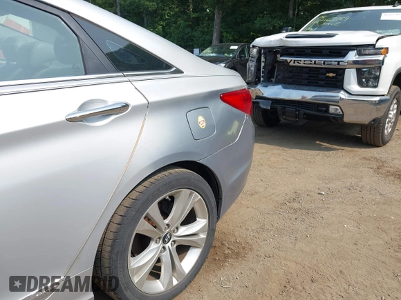 2012 Hyundai Sonata Limited z VIN 5NPEC4AB0CH451960, wystawiony jako IAAI lot #42489513 z przebiegiem 174 310 mil mil oraz . Historia ofert i sprzedaży dostępna na DreamBid. Obrazek 6.