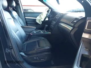 2017 Ford Explorer XLT with VIN 1FM5K7D83HGA69904, listed as a IAAI auction lot 41878052 with Not Provided miles and . Bid and sale history available at carsss.com. Image 5.