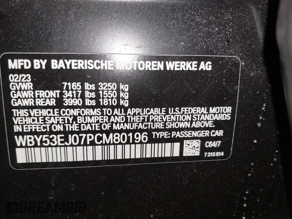 2023 BMW i7 xDrive60 z VIN WBY53EJ07PCM80196, wystawiony jako IAAI lot #41666074 z przebiegiem 25 640 mil mil oraz . Historia ofert i sprzedaży dostępna na DreamBid. Obrazek 9.
