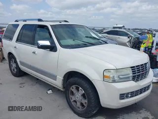 2008 Lincoln Navigator with VIN 5LMFU28538LJ08853, listed as a IAAI auction lot 42083950 with Not provided miles and . Bid and sale history available at DreamBid. Image 1.