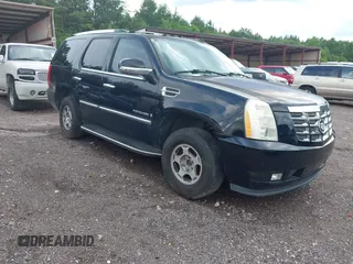2007 Cadillac Escalade z VIN 1GYFK638X7R420955, wystawiony jako IAAI lot #42313073 z przebiegiem 175 578 mil mil oraz . Historia ofert i sprzedaży dostępna na DreamBid. Obrazek 1.