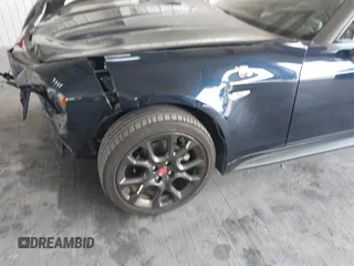 2019 FIAT 124 Spider Lusso z VIN JC1NFAEK6K0142695, wystawiony jako IAAI lot #42683013 z przebiegiem 33 559 mil mil oraz . Historia ofert i sprzedaży dostępna na DreamBid. Obrazek 6.