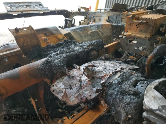 2024 Ford F-250 XL z VIN 1FT7W2BA1REC89162, wystawiony jako Copart lot #57609295 z przebiegiem Nie podano mil oraz Nie do naprawy • Non repairable. Historia ofert i sprzedaży dostępna na DreamBid. Obrazek 9.