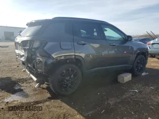 2023 Jeep Compass Latitude with VIN 3C4NJDBNXPT559958, listed as a Copart auction lot 49454845 with 9,887 mi miles and Salvage Title. Bid and sale history available at DreamBid. Image 3.