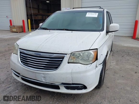 2011 Chrysler Town & Country Touring z VIN 2A4RR5DG1BR658091, wystawiony jako IAAI lot #42304238 z przebiegiem 227 754 mil mil oraz . Historia ofert i sprzedaży dostępna na DreamBid. Obrazek 6.