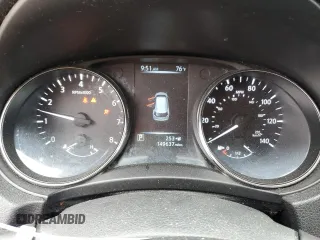 2017 Nissan Rogue SV z VIN 5N1AT2MT8HC772487, wystawiony jako Copart lot #51143535 z przebiegiem 149 637 mil mil oraz Szkody całkowita. Historia ofert i sprzedaży dostępna na DreamBid. Obrazek 9.