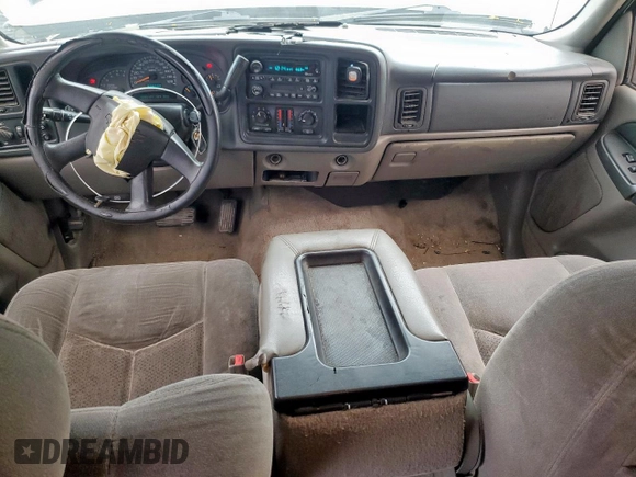 2003 Chevrolet Suburban LS z VIN 3GNEC16Z13G186812, wystawiony jako Copart lot #58567425 z przebiegiem 302 320 mil mil oraz Szkoda całkowita • Salvage title. Historia ofert i sprzedaży dostępna na DreamBid. Obrazek 8.