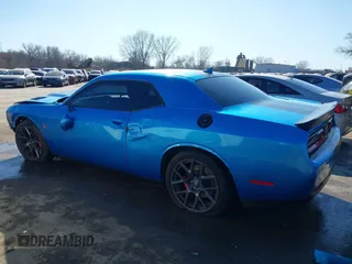 2019 Dodge Challenger R/T Scat Pack Widebody z VIN 2C3CDZFJ0KH552252, wystawiony jako IAAI lot #41662399 z przebiegiem 63 337 mil mil oraz . Historia ofert i sprzedaży dostępna na DreamBid. Obrazek 15.