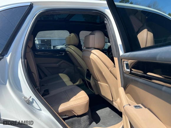 2019 Porsche Cayenne with VIN WP1AA2AY1KDA15330, listed as a Copart auction lot 54621525 with 87,117 mi miles and Clean Title. Bid and sale history available at carsss.com. Image 6.