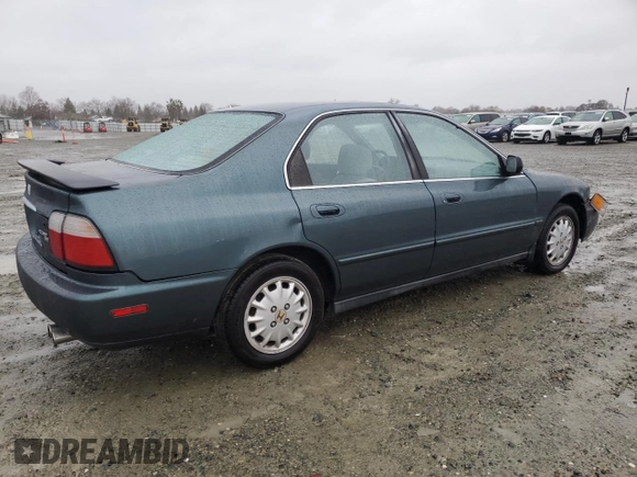 1996 Honda Accord EX with VIN 1HGCD5652TA206485, listed as a Copart auction lot 86851064 with 158,907 mi miles and Salvage Title. Bid and sale history available at DreamBid. Image 3.
