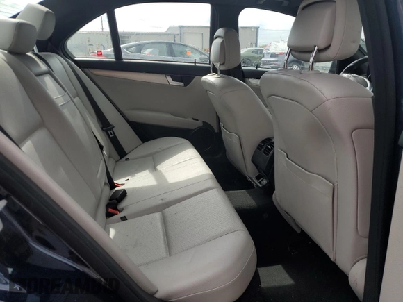 2013 Mercedes-Benz C 300 Sport z VIN WDDGF8AB0DR273622, wystawiony jako Copart lot #53899175 z przebiegiem 115 067 mil mil oraz Szkoda całkowita • Salvage title. Historia ofert i sprzedaży dostępna na DreamBid. Obrazek 10.