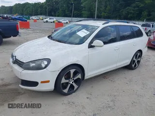 2011 Volkswagen Jetta SE with VIN 3VWPX7AJ5BM601475, listed as a IAAI auction lot 42633458 with Not provided miles and . Bid and sale history available at DreamBid. Image 2.