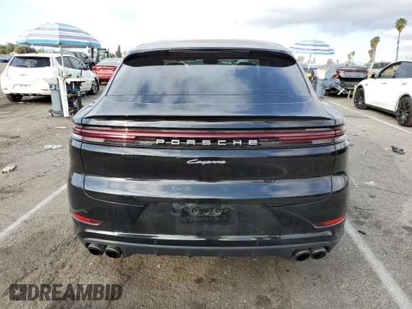 2024 Porsche Cayenne z VIN WP1BA2AY2RDA50764, wystawiony jako Copart lot #44227545 z przebiegiem 21 690 mil mil oraz Szkoda całkowita • Salvage title. Historia ofert i sprzedaży dostępna na DreamBid. Obrazek 6.