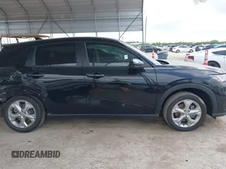 2023 Honda HR-V LX с VIN 3CZRZ1H31PM738778, выставлен на аукционе IAAI как лот 42353944 с пробегом 22 531 миль миль и . История ставок и продаж доступна на DreamBid. Изображение 14.
