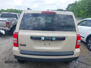 2017 Jeep Patriot Sport SE z VIN 1C4NJRBB7HD179745, wystawiony jako IAAI lot #42123308 z przebiegiem 100 255 mil mil oraz . Historia ofert i sprzedaży dostępna na DreamBid. Obrazek 16.