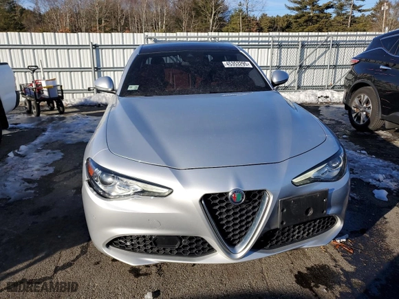 2017 Alfa Romeo Giulia with VIN ZARFAEDN0H7548065, listed as a Copart auction lot 45353295 with 58,989 mi miles and Salvage Title. Bid and sale history available at carsss.com. Image 5.