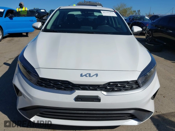 2024 Kia Forte LXS with VIN 3KPF24AD6RE837112, listed as a IAAI auction lot 41725431 with 7,784 mi miles. Bid and sale history available at carsss.com. Image 12.
