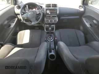 2011 Scion xD z VIN JTKKU4B44B1010587, wystawiony jako Copart lot #55654225 z przebiegiem 87 926 mil mil oraz Szkody całkowita. Historia ofert i sprzedaży dostępna na DreamBid. Obrazek 8.
