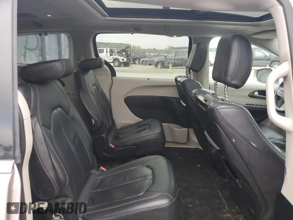 2018 Chrysler Pacifica Touring L Plus z VIN 2C4RC1EG3JR132641, wystawiony jako Copart lot #51696475 z przebiegiem 120 678 mil mil oraz Tytuł czysty. Historia ofert i sprzedaży dostępna na DreamBid. Obrazek 11.