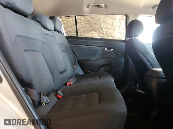 2013 Kia Sportage LX z VIN KNDPB3A20D7374714, wystawiony jako Copart lot #60260025 z przebiegiem 68 178 mil mil oraz Czysty tytuł • Clean title. Historia ofert i sprzedaży dostępna na DreamBid. Obrazek 10.