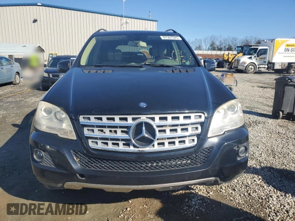 2011 Mercedes-Benz M 350 z VIN 4JGBB5GB5BA709586, wystawiony jako Copart lot #87507525 z przebiegiem 236 833 mil mil oraz Szkoda całkowita • Salvage title. Historia ofert i sprzedaży dostępna na DreamBid. Obrazek 5.