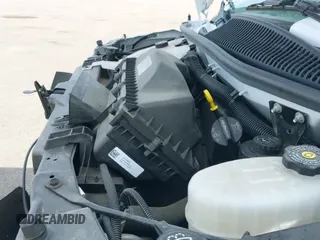 2023 Chevrolet Express Cargo z VIN 1GCWGBFP6P1242592, wystawiony jako IAAI lot #40702654 z przebiegiem 19 163 mil mil oraz . Historia ofert i sprzedaży dostępna na DreamBid. Obrazek 22.