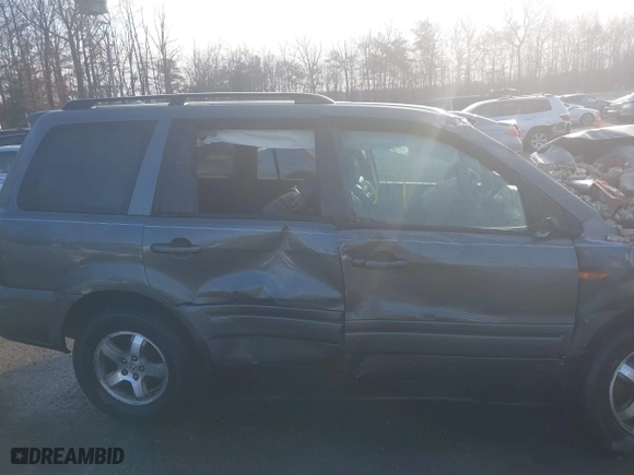 2007 Honda Pilot EX-L with VIN 5FNYF28657B023999, listed as a IAAI auction lot 41520899 with 270,222 mi miles. Bid and sale history available at carsss.com. Image 13.