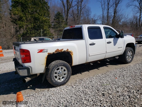 2011 Chevrolet Silverado 2500HD LT with VIN 1GC1KXC86BF231137, listed as a Copart auction lot 47932555 with 287,379 mi miles and Salvage Title. Bid and sale history available at carsss.com. Image 3.