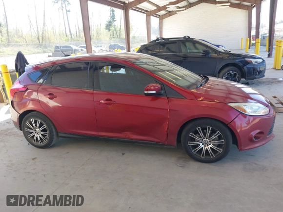 2014 Ford Focus SE with VIN 1FADP3K20EL325286, listed as a IAAI auction lot 42076013 with 119,271 mi miles. Bid and sale history available at carsss.com. Image 13.