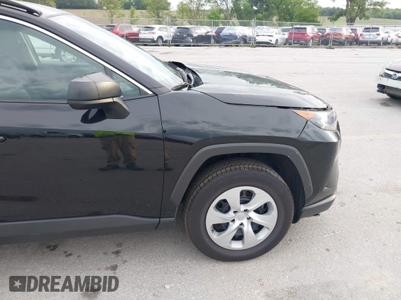 2021 Toyota RAV4 LE z VIN 2T3F1RFV8MW228120, wystawiony jako IAAI lot #42626299 z przebiegiem 72 786 mil mil oraz . Historia ofert i sprzedaży dostępna na DreamBid. Obrazek 19.