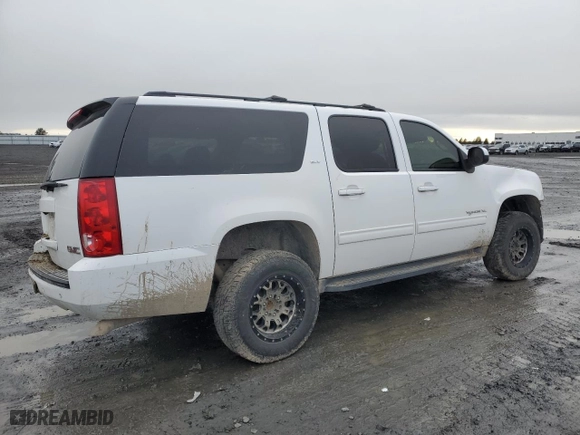 2013 GMC Yukon XL SLT with VIN 1GKS2KE74DR127036, listed as a Copart auction lot 46916615 with 211,043 mi miles and Salvage Title. Bid and sale history available at carsss.com. Image 3.