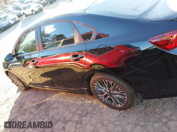 2023 Kia Forte GT-Line z VIN 3KPF54AD2PE556767, wystawiony jako IAAI lot #41245293 z przebiegiem 25 106 mil mil oraz . Historia ofert i sprzedaży dostępna na DreamBid. Obrazek 14.
