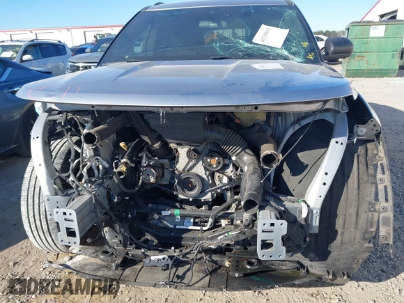 2020 Ford Explorer XLT with VIN 1FMSK7DH1LGB18321, listed as a IAAI auction lot 41339915 with 142,756 mi miles. Bid and sale history available at carsss.com. Image 6.