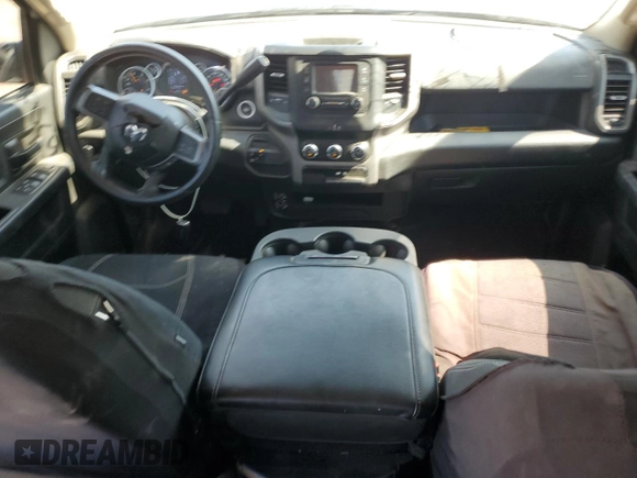 2020 Ram 2500 Tradesman z VIN 3C6UR5CL7LG172687, wystawiony jako Copart lot #63088435 z przebiegiem 120 021 mil mil oraz Szkoda całkowita • Salvage title. Historia ofert i sprzedaży dostępna na DreamBid. Obrazek 8.