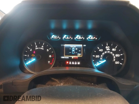 2018 Ford F-150 XL with VIN 1FTEW1E55JFA81946, listed as a IAAI auction lot 42128253 with 129,975 mi miles. Bid and sale history available at carsss.com. Image 7.