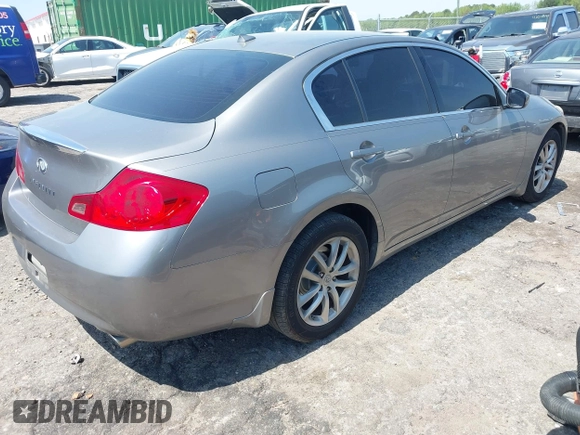 2009 Infiniti G37 x with VIN JNKCV61F89M361484, listed as a IAAI auction lot 42030692 with 173,313 mi miles. Bid and sale history available at carsss.com. Image 4.